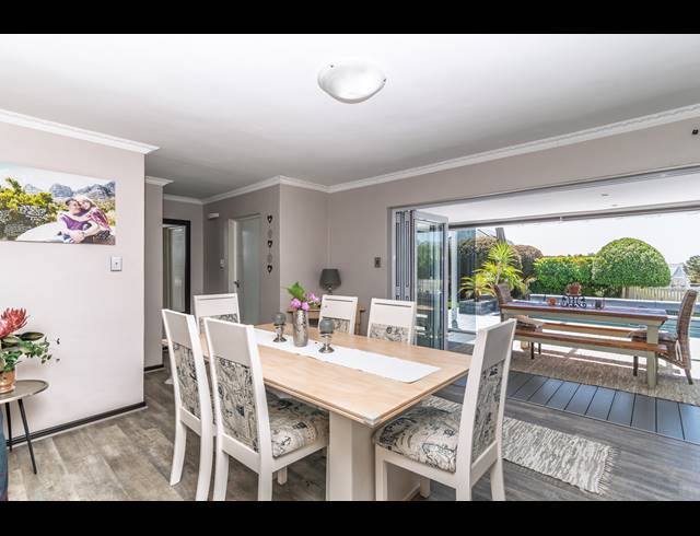 4 BEDROOM FREEHOLD FOR SALE IN BLUEWATER ESTATE